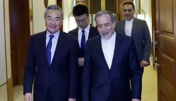 وزارت امور خارجه جمهوری اسلامی اعلام کرد که عباس عراقچی، وانگ یی، وزیر خارجه چین را در جریان آخرین وضعیت «مذاکرات غیرمستقیم» تهران و واشنگتن قرار داد.