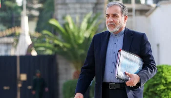 سخنگوی وزارت امور خارجه جمهوری اسلامی گفته است که عباس عراقچی عصر جمعه در راس یک هیئت دیپلماتیک و فنی راهی مسقط، پایتخت عمان می‌شود تا در سومین نشست «گفتگوهای غیرمستقیم» با آمریکا شرکت کند.