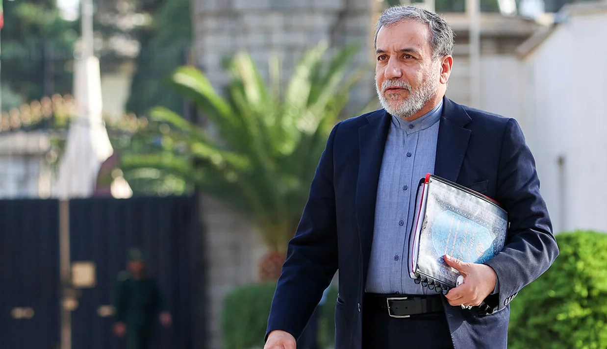 سخنگوی وزارت امور خارجه جمهوری اسلامی گفته است که عباس عراقچی عصر جمعه در راس یک هیئت دیپلماتیک و فنی راهی مسقط، پایتخت عمان می‌شود تا در سومین نشست «گفتگوهای غیرمستقیم» با آمریکا شرکت کند.