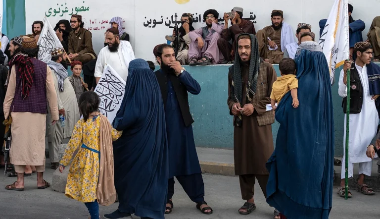 دادگاه عالی روسیه بعد از دو دهه تروریستی خواندن طالبان، این گروه را از فهرست سازمان‌های تروریستی حذف کرده است.