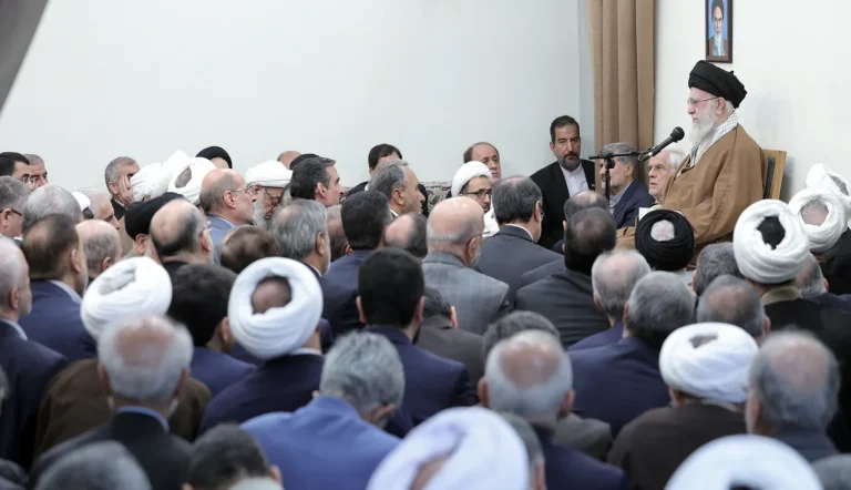 رهبر جمهوری اسلامی در واکنش به دور اول مذاکرات با آمریکا گفته است حرکتی است که تصمیم‌گیری شده و در قدم‌های اول هم خوب اجرا شده است.