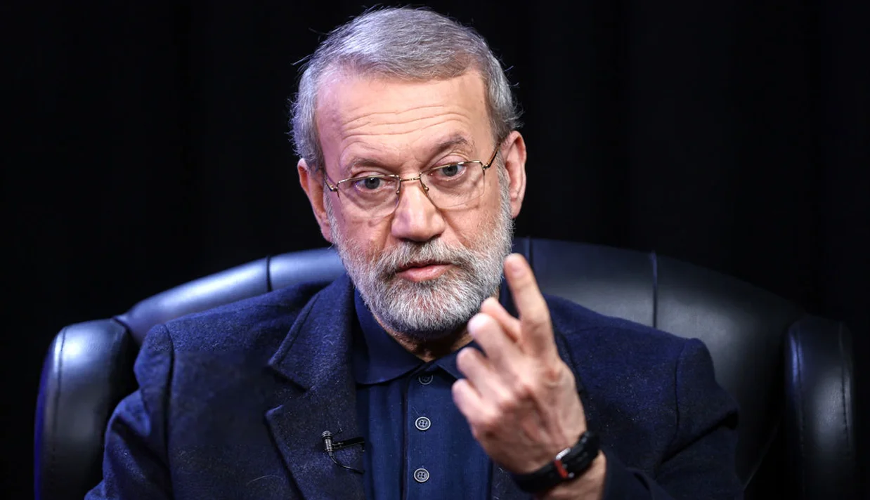 مسعود پزشکیان، طی حکمی علی لاریجانی، مشاور رهبر جمهوری اسلامی را به عنوان دبیر شورای عالی امنیت ملی تعیین کرد.