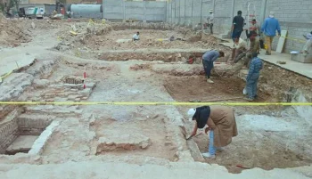 رسانههای داخلی ایران گزارش دادهاند که تعدادی از فعالان میراث فرهنگی استان فارس از کشف سکههای تاریخی در محل حفر تونل مترو واقع در بافت تاریخی شیراز خبر دادهاند.