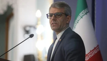 رسانههای داخلی به نقل از اسماعیل بقایی، سخنگوی وزارت امور خارجه، گزارش دادند که روند مذاکرات اخیر میان ایران و آمریکا تحت تأثیر پیچیدگی موضوعات و فضای بیاعتمادی قرار داشته است.