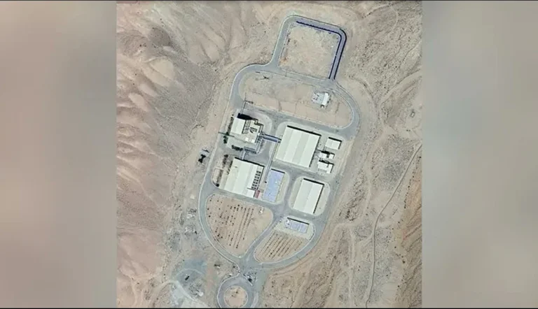 فاکس ‌نیوز با استناد به تصاویر ماهواره‌ای از وجود تاسیسات مخفی هسته‌ای در استان سمنان خبر داد. ممکن است مذاکرات میان تهران و آمریکا با چالش تازه‌ای مواجه شود.
