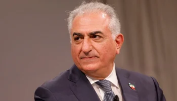 شاهزاده رضا پهلوی در واکنش به خبر آسوشیتدپرس درباره تغییر نام خلیج فارس گفت اگر این خبر واقعیت داشته باشد، جمهوری اسلامی، مقصر است.