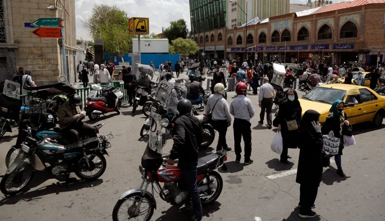 چگونه در زندگی شهری از سلامت روان خود محافظت کنیم؟ راهکارهایی برای کاهش استرس، افزایش شادی و مقابله با تنهایی و اضطراب در شهرهای شلوغ
