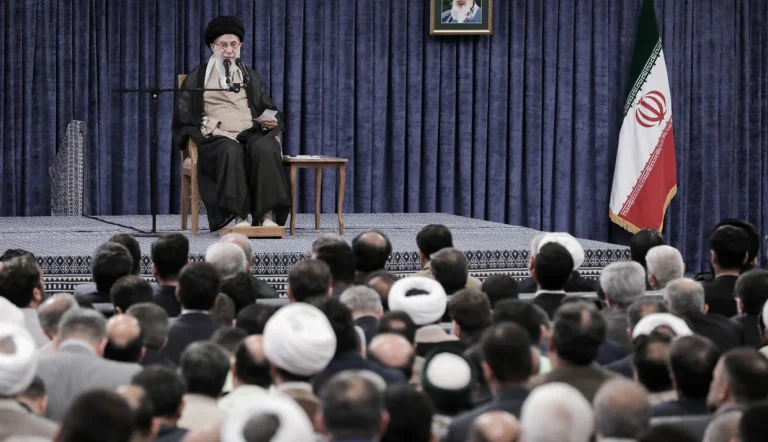 رهبر جمهوری اسلامی در واکنش به حادثه انفجار بندر رجایی، اعلام کرد که حوادثی از این دست در همه‌جا ممکن است رخ دهد و قابل جبران است.