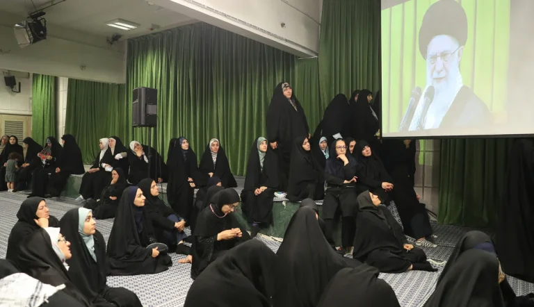 رهبر جمهوری اسلامی، در واکنش به سخنان دونالد ترامپ، او را دروغگو خواند و اعلام کرد بعضی از حرف‌هایی که او در منطقه مطرح کرد، لایق جواب دادن نیست.