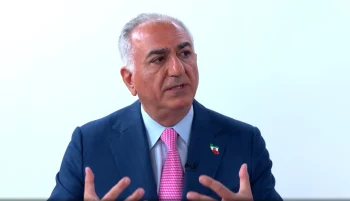 شاهزاده رضا پهلوی گفته است که مردم ایران متوجه دروغ‌های جمهوری اسلامی درباره آمریکا و غرب شده‌اند و در شعارهایشان گفته‌اند که دشمن مردم ایران، آمریکا نیست.