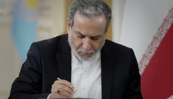 عباس عراقچی، وزیر امور خارجه جمهوری اسلامی گفته است که تداوم مذاکرات با آمریکا در چنین وضعیتی، غیرقابل توجیه است.