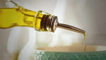 روغن زیتون به‌ویژه نوع فرابکر آن در مقابله با بیماری‌های زوال عصبی مؤثر است.