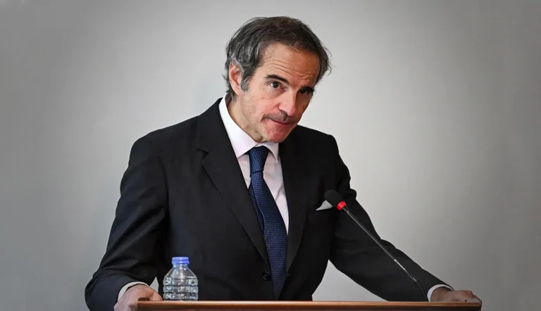 مدیرکل آژانس بین‌المللی انرژی اتمی، در گفت‌وگویی با فایننشال تایمز، جمهوری اسلامی را «بزرگ‌ترین دغدغه» خود در میان کشورهای دارای فناوری هسته‌ای خواند.
