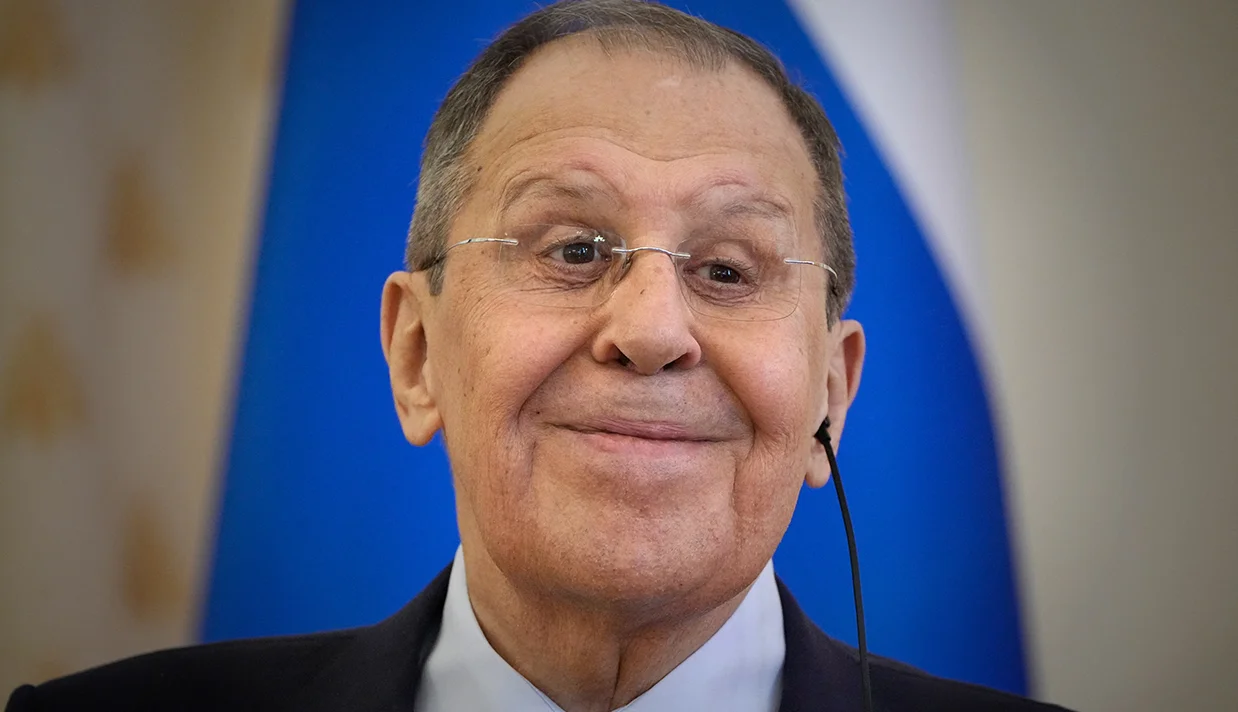 سرگئی لاوروف، وزیر خارجه روسیه، اعلام کرد که مسکو خواهان ادامه همکاریهای ایران با آژانس بینالمللی انرژی اتمی است.