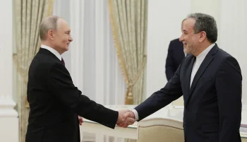 دیمیتری پسکوف سخنگوی کرملین گفت ولادیمیر پوتین برای کمک به دونالد ترامپ در مذاکرات هسته‌ای با جمهوری اسلامی اعلام آمادگی کرده است.