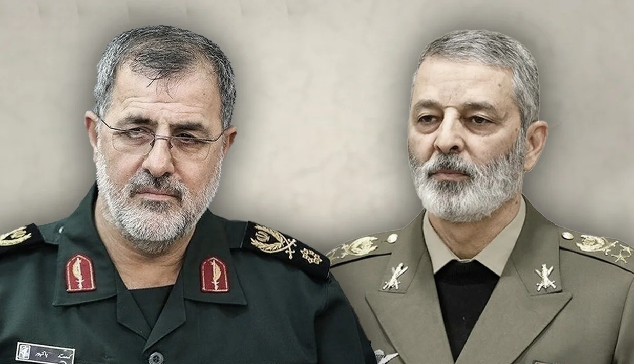 علی خامنه‌ای طی دو حکم جداگانه، محمد پاکپور را به عنوان فرمانده سپاه پاسداران و عبدالرحیم موسوی را به عنوان رئیس ستاد نیروهای مسلح جمهوری اسلامی منصوب کرد.