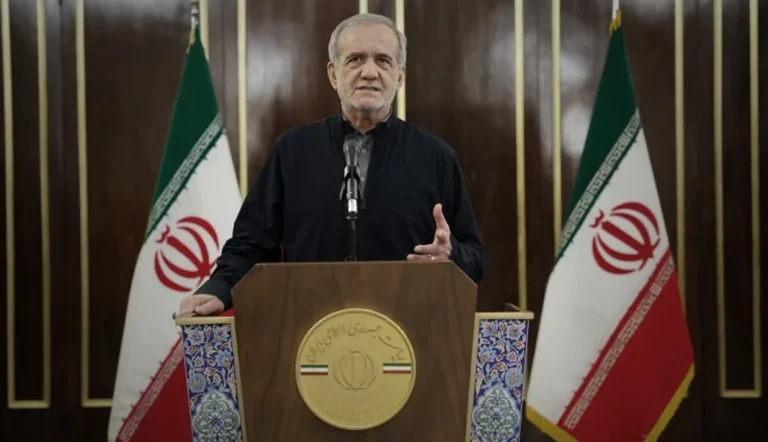 رئیس دولت جمهوری اسلامی وعده داده است که جمهوری اسلامی پاسخ حملات اسرائیل را خواهد داد و «دشمن» را از اقدام خود «پشیمان» خواهد کرد.