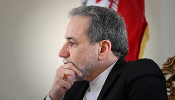 تایمز اسرائیل با استناد به سایت‌های ردیابی پرواز گزارش داده است که امروز، چهارشنبه یک هواپیمای ویژه دولتی و دو هواپیمای دیگر از ایران به سمت عمان مشاهده شده است.