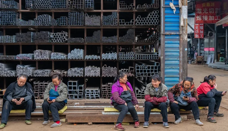 این واکنش متعاقب آن صورت گرفت که مارک کارنی، نخست‌وزیر کانادا، در اوایل هفته جاری از اتخاذ تدابیر جدید برای حمایت از صنعت فولاد این کشور خبر داد.