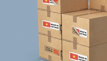 رژیم چین برای فرار از محدودیت‌های تجاری آمریکا از ترانشیپ استفاده می‌کند و کشورهایی مانند ویتنام را به‌عنوان واسطه برای ارسال کالاهای خود به کار می‌گیرد.