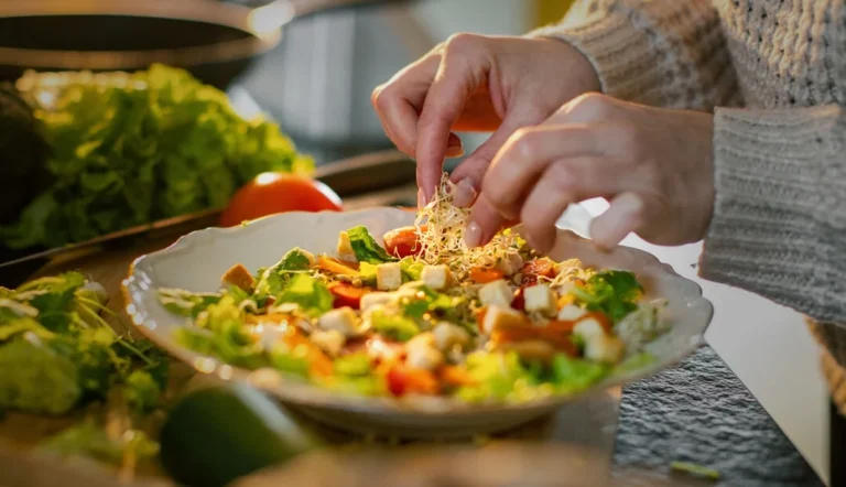 مطالعه: رژیم‌های غذایی کم‌فیبر با افزایش قابل‌توجه خطر انسداد عروق قلب ارتباط دارند