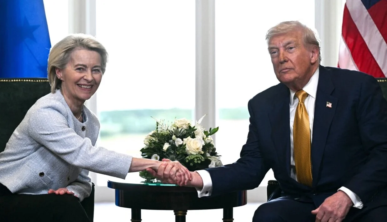 با توجه به اختلافات اتحادیه اروپا و چین در زمینه امور تجاری و حمایت چین از روسیه، توافق تجاری جدید آمریکا و اتحادیه اروپا از هم‌سویی ادامه‌دارِ آن‌ها حکایت دارد.