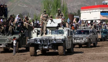 افغانستان اینترنشنال به نقل از منابع آگاه گزارش داد که طالبان حدود ۶۰۰ خانواده در غور را مجبور به ترک خانه‌هایشان کردند.