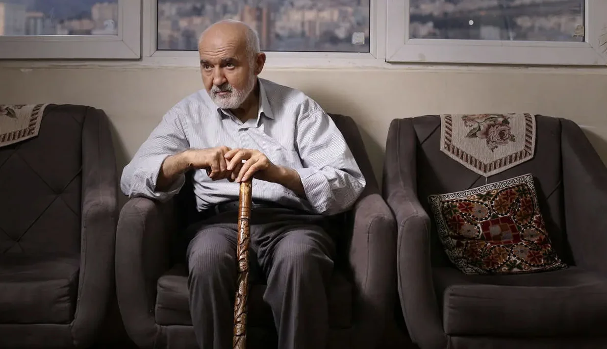 رسانه‌های داخلی ایران گزارش دادند احمد توکلی،‌ عضو «مجمع تشخیص مصلحت نظام» به دلیل عارضه شدید قلبی در سن ۷۴ سالگی در تهران درگذشت.
