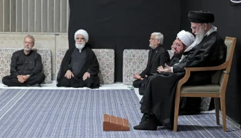 رسانه‌های داخلی ایران شامگاه شنبه، ۱۴ تیر گزارش داده‌اند که علی خامنه‌ای در مراسم شب عاشورا در حسینیه «امام خمینی» حاضر شد.