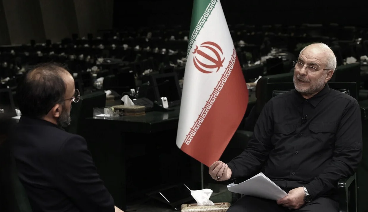 محمدباقر قالیباف گفته است که رهبر جمهوری اسلامی در جریان حملات اسرائیل در اتاق جنگ حضور داشته و به صورت حضوری فرماندهان را توجیه میکرد.