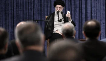 علی خامنهای، رهبر جمهوری اسلامی با اشاره به حمله موشکی تهران به پایگاه العدید در قطر گفت جمهوری اسلامی میتواند ضربهای بزرگتر به امریکا وارد کند.