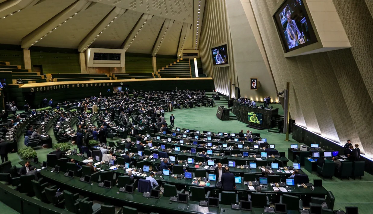 مجلس شورای اسلامی در بیانیهای تأکید کرد که ازسرگیری مذاکرات هستهای با ایالات متحده تنها در صورتی ممکن خواهد بود که «پیششرطهای مشخصی» محقق شوند.