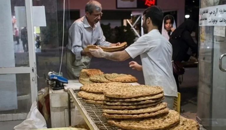ایلنا: نان در ایران طی یکسال دو برابر گران شد
