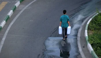 مدیرعامل آب و فاضلاب تهران، اعلام کرده است که مردم باید به فکر خرید تانکر و مخزن آب باشند.