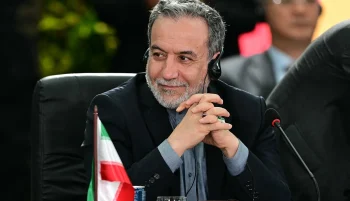 عباس عراقچی، وزیر امور خارجه جمهوری اسلامی ایران، قرار است امروز سهشنبه در حاشیه مجمع عمومی سازمان ملل با وزرای خارجه کشورهای بریتانیا، فرانسه و آلمان دیدار کند.