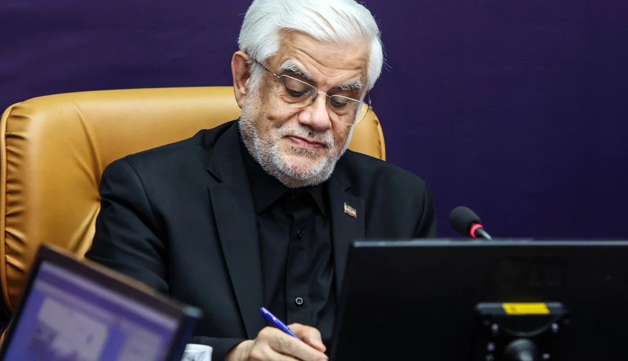 محمدرضا عارف، معاون اول پزشکیان گفت جمهوری اسلامی اهل آغاز جنگ نیست، اما اگر جنگی شود، پایان آن را جمهوری اسلامی رقم میزند.