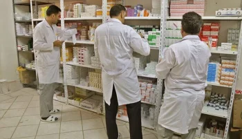 رئیس انجمن داروسازان ایران اعلام کرد که داروخانههای خصوصی کشور با خطر جدی ورشکستگی روبهرو هستند.