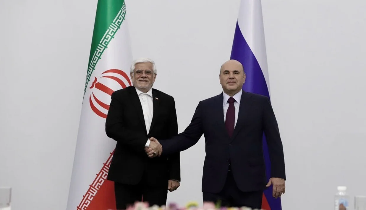محمدرضا عارف به نخست وزیر روسیه گفت راهبرد جمهوری اسلامی عدم مداخله نیروهای خارجی در مسائل منطقه است.