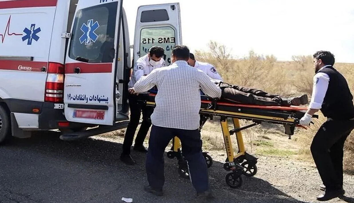 واژگونی یک اتوبوس حامل مسافران ایرانی در عراق به کشته‌شدن ۵ نفر و زخمی‌شدن ۵۷ نفر انجامید.