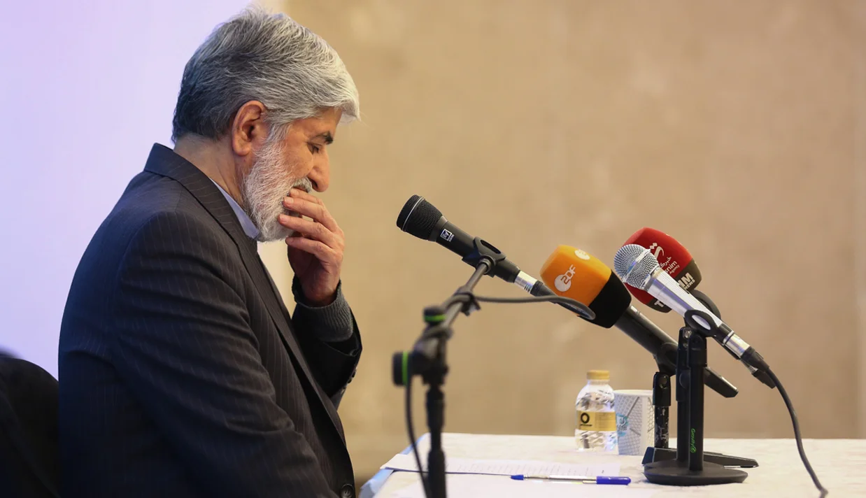 تسنیم، رسانه وابسته به سپاه پاسداران به بازنشر سخنان علی مطهری توسط ترامپ درباره ساخت بمب اتم واکنش نشان داد.