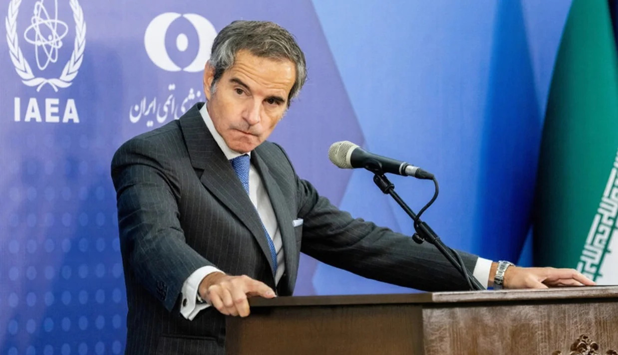 وال استریت ژورنال گزارش داد رافائل گروسی، مدیرکل آژانس بین‌المللی انرژی اتمی، تحت حفاظت شبانه‌روزی سازمان اطلاعات اتریش قرار گرفته است.