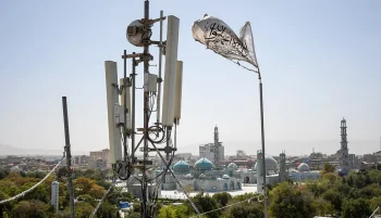 منابع خبری افغانستان گزارش دادهاند هبتالله آخوندزاده، رهبر طالبان بهتازگی دستور بر قطع اینترنت فیبر نوری در افغانستان داده و تلاشها برای تغییر این تصمیم به نتیجه نرسیده است.