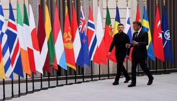 رهبران اروپایی روز چهارشنبه، ۴ سپتامبر، در پاریس با حضور ولودیمیر زلنسکی، رئیس‌جمهور اوکراین، درباره چارچوب تضمین‌های امنیتی این کشور در صورت دستیابی به آتش‌بس با روسیه گفت‌وگو کردند.