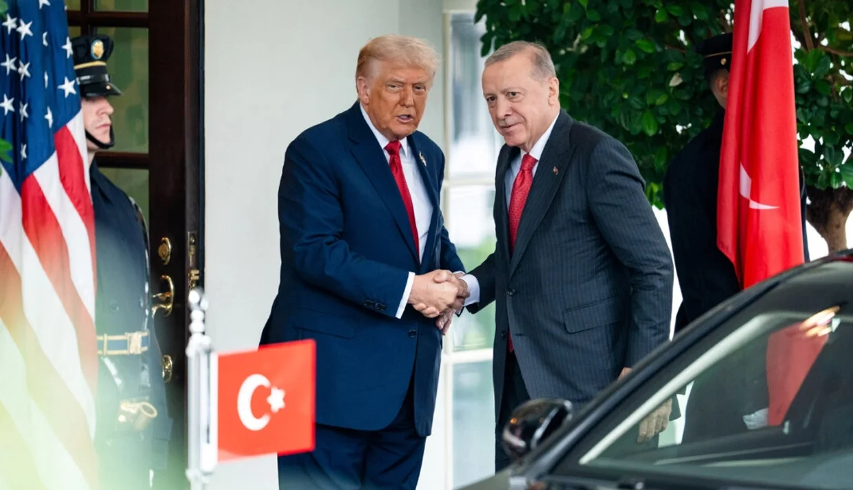 دونالد ترامپ و رجب طیب اردوغان درباره قرارداد با شرکت بوئینگ و اختلاف دیرینه بر سر خرید سامانه دفاع هوایی اس-۴۰۰ روسیه گفت‌وگو کند.