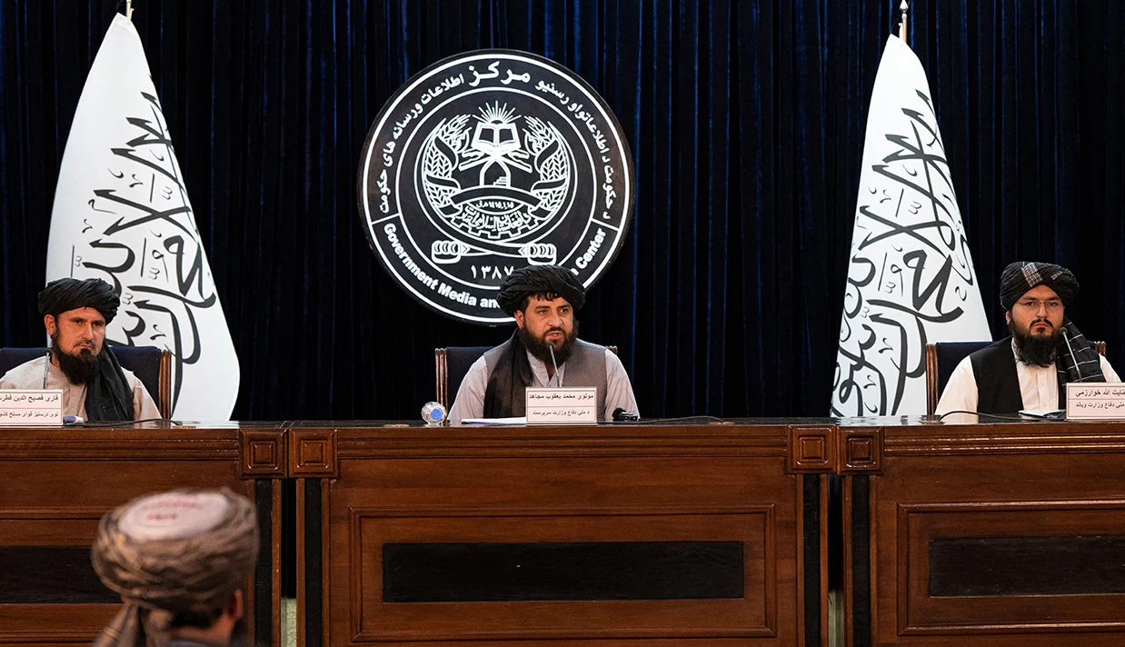 چند روز بعد از اظهارات دونالد ترامپ درباره بازپس‌گیری پایگاه هوایی بگرام، پکن از وزیر دفاع طالبان برای به چین دعوت کرد.
