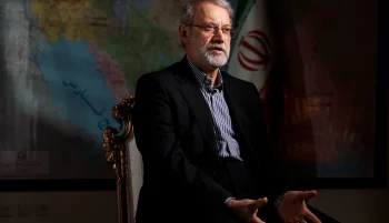 علی لاریجانی، دبیر شورای عالی امنیت ملی جمهوری اسلامی به هشدار ترامپ درباره عدم ایجاد اختلال در جریان عرضه نفت در جهان واکنش نشان داد و رئیس جمهور آمریکا را تهدید به «حذف» کرد.
