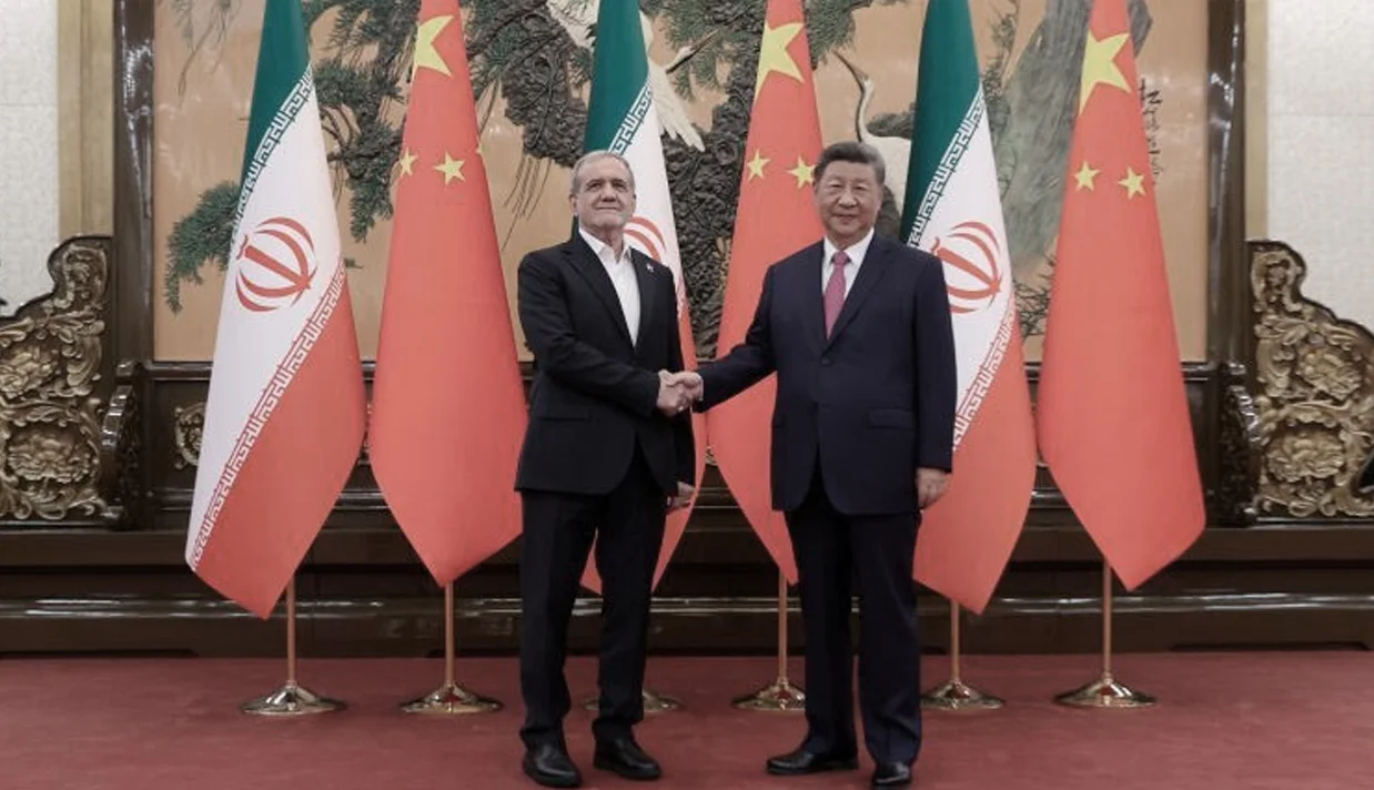 مسعود پزشکیان در دیداری رسمی با شی جینپینگ، رهبر چین کمونیستی در پکن، بار دیگر بر «آمادگی» جمهوری اسلامی در اجرای کامل توافقنامه ۲۵ ساله با چین تأکید کرد.