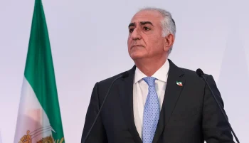شاهزاده رضا پهلوی از نهادها و گروههای حقوق بشری درخواست کرد تا با راهاندازی کارزاری برای آزادی بازداشتشدگان در مراسم یادبود خسرو علیکردی تلاش کنند.
