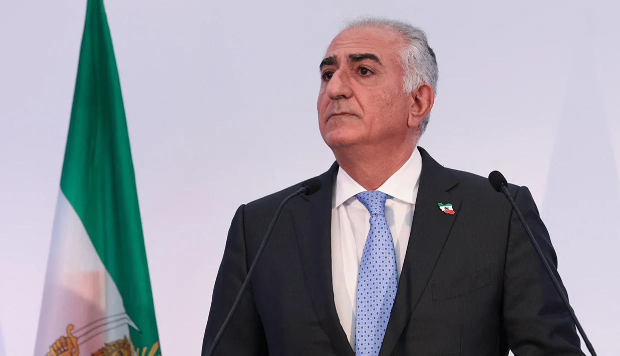 شاهزاده رضا پهلوی از نهادها و گروههای حقوق بشری درخواست کرد تا با راهاندازی کارزاری برای آزادی بازداشتشدگان در مراسم یادبود خسرو علیکردی تلاش کنند.