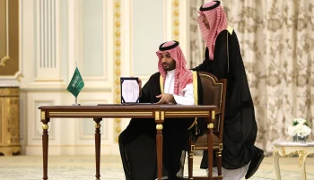 عربستان سعودی و پاکستان، شامگاه چهارشنبه، یک پیمان دفاعی دوجانبه امضا کردند که به موجب آن، هرگونه حمله به یکی از دو کشور، حمله به دیگری تلقی خواهد شد.